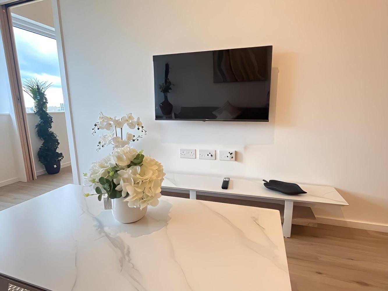 1Br Luxury Flat At Train Station - Long Stays Welcome - Just Ask Milton Keynes Exterior photo