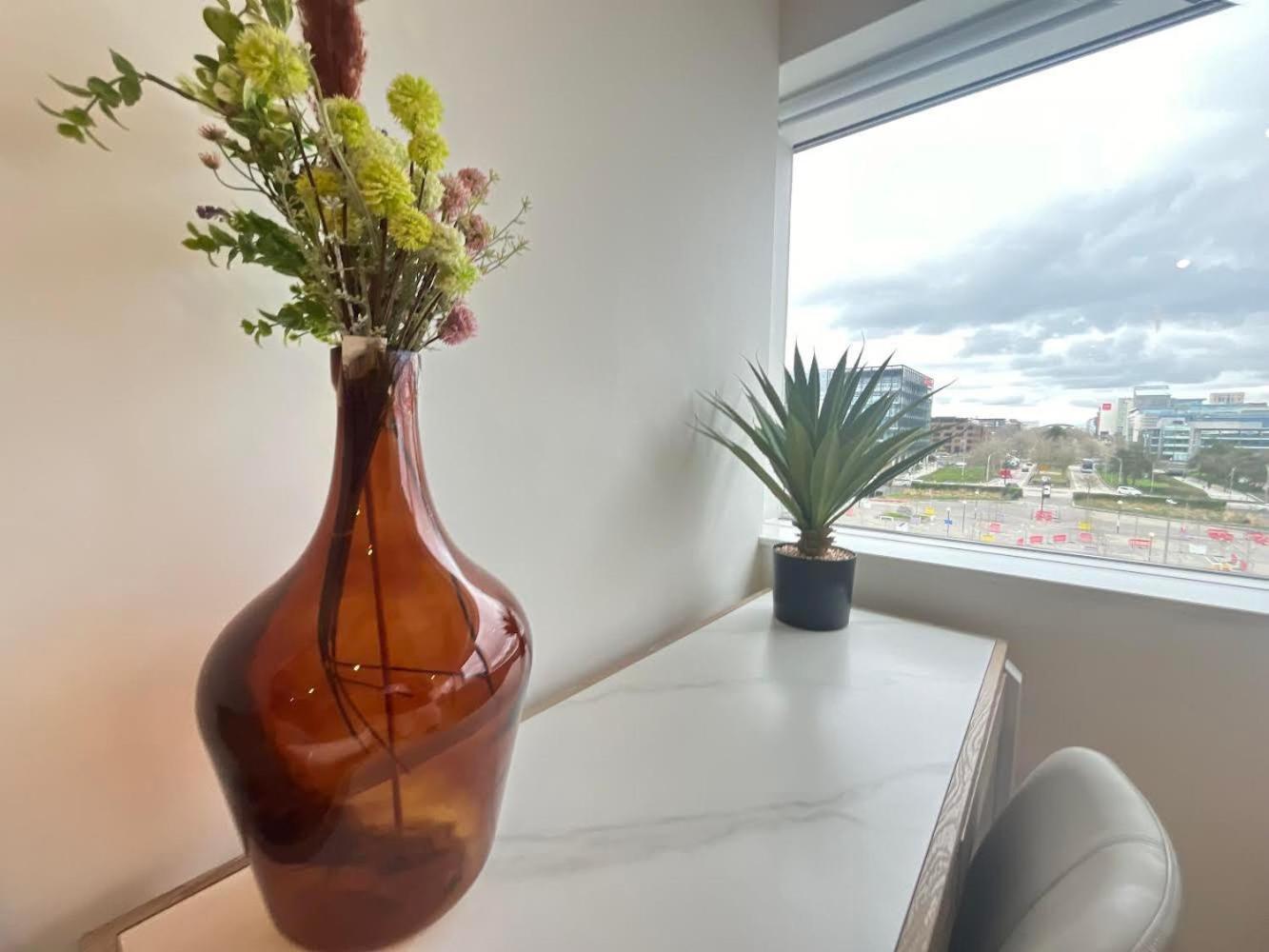 1Br Luxury Flat At Train Station - Long Stays Welcome - Just Ask Milton Keynes Exterior photo